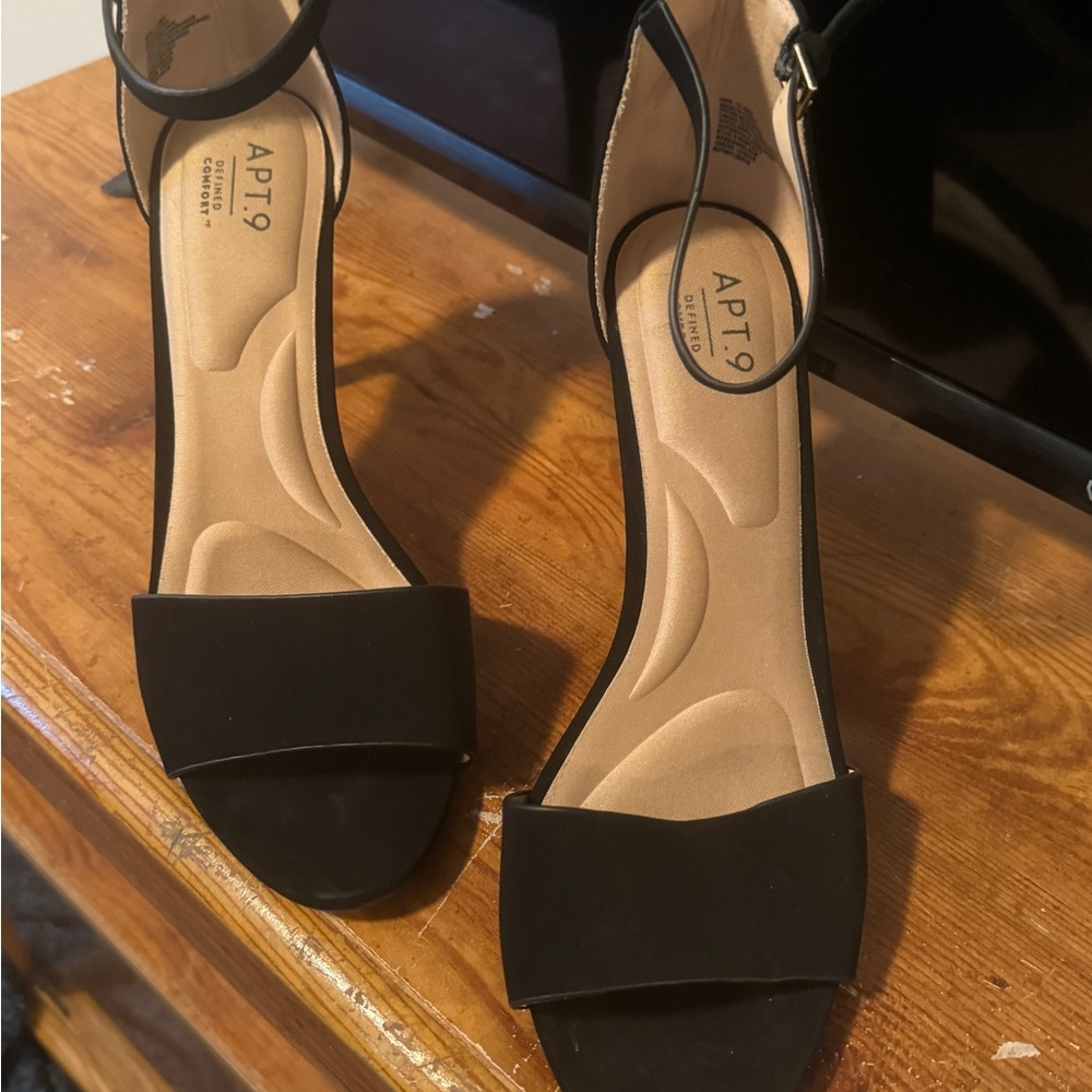 Apt . 9 black heeled sandals